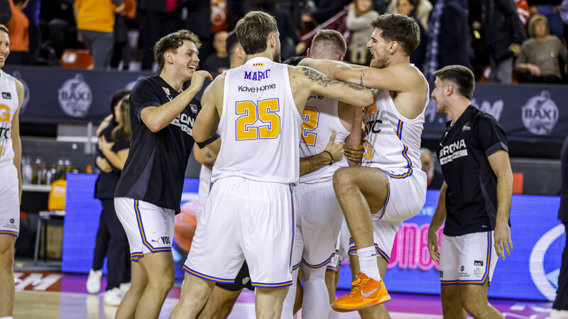Martinas Geben da el triunfo al Bàsquet Girona en Manresa (95-97)