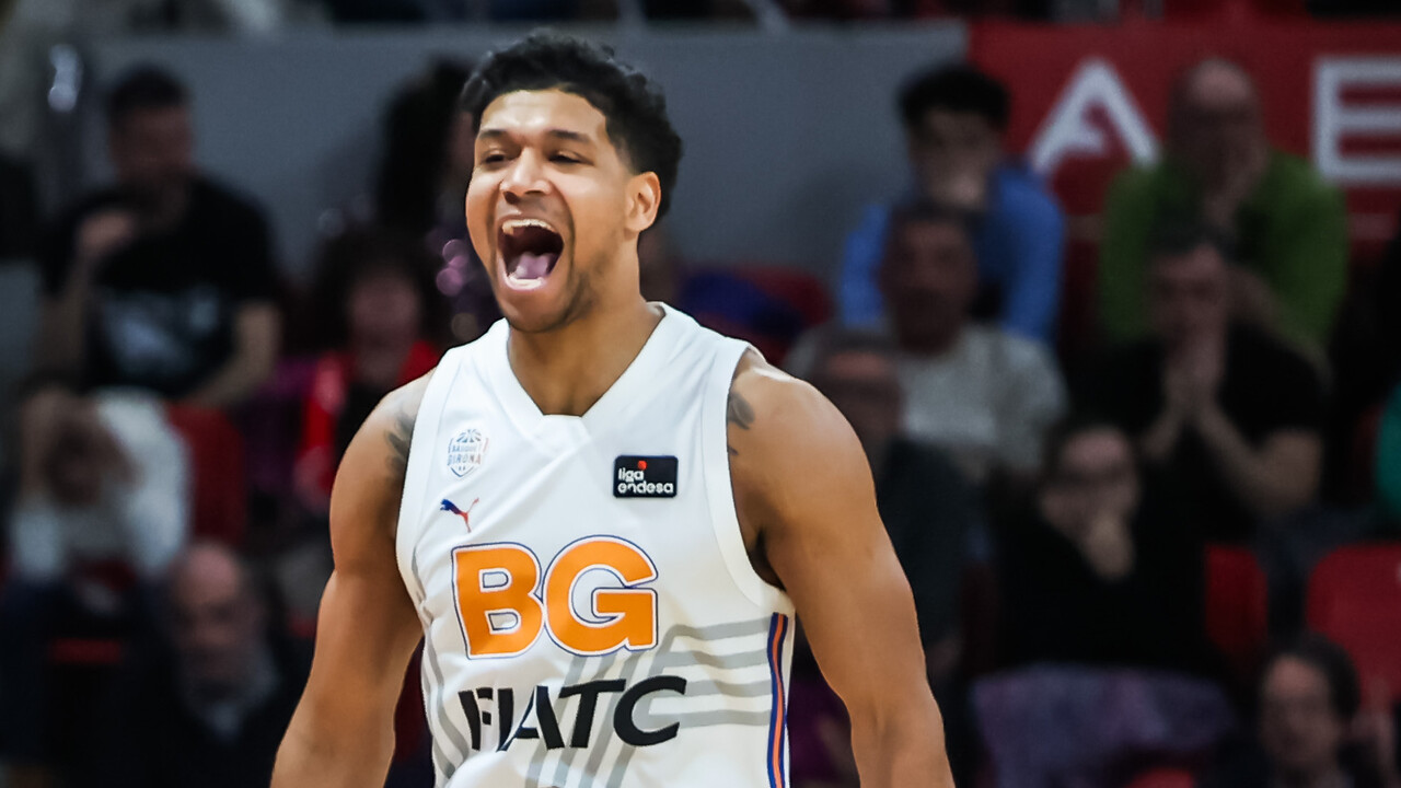 El mejor Mark Hughes decide en Zaragoza