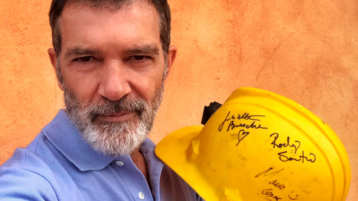 Antonio Banderas: El casco de 'Los 33'