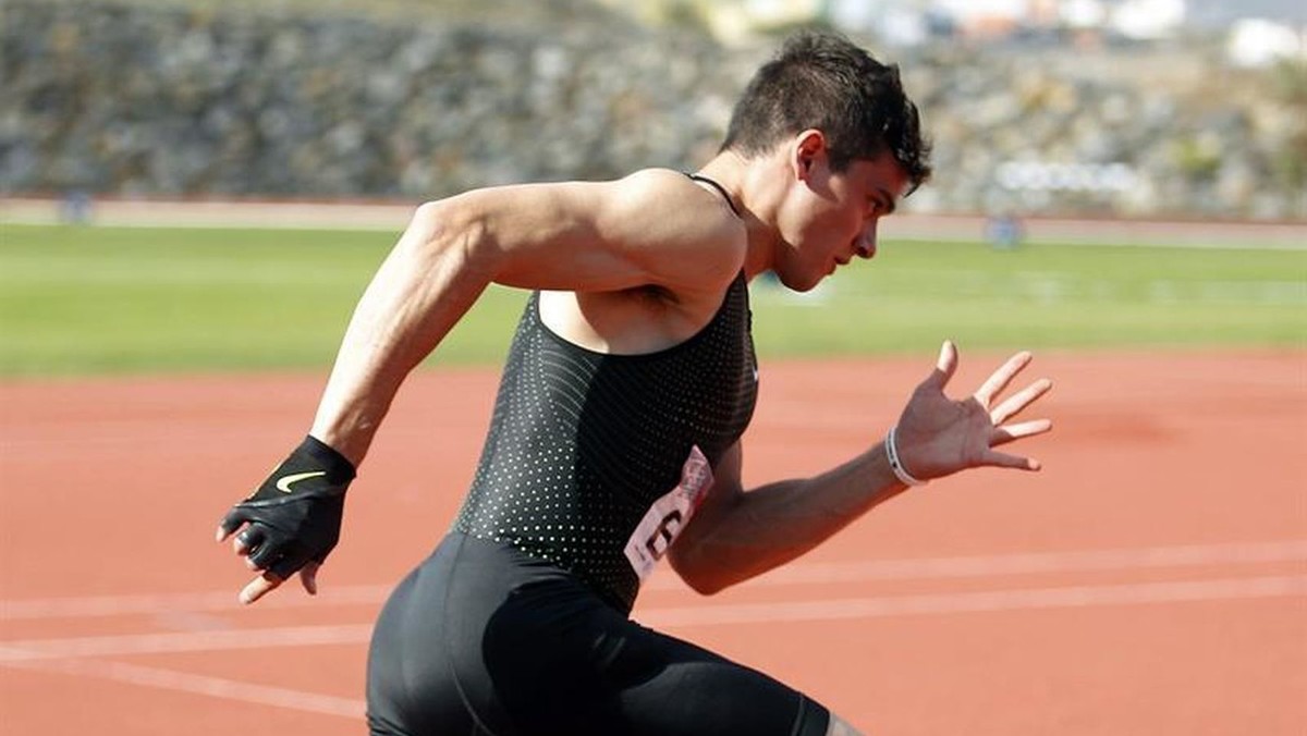 Bruno Hortelano, un guante y una historia de superación